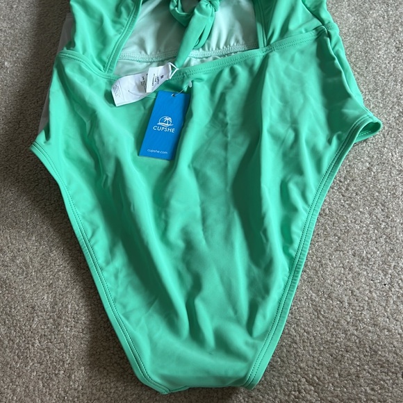 Green sweetheart swimsuit one piece - Picture 12 of 13